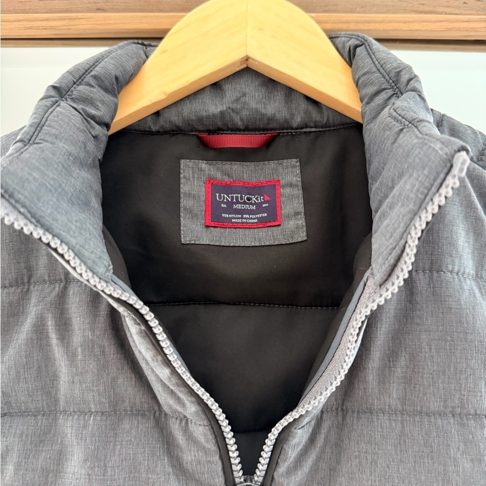 Untuckit Puffer Vest - Picture 3 of 8